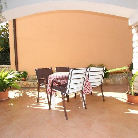 Guest House Rexa 罗维尼 外观 照片