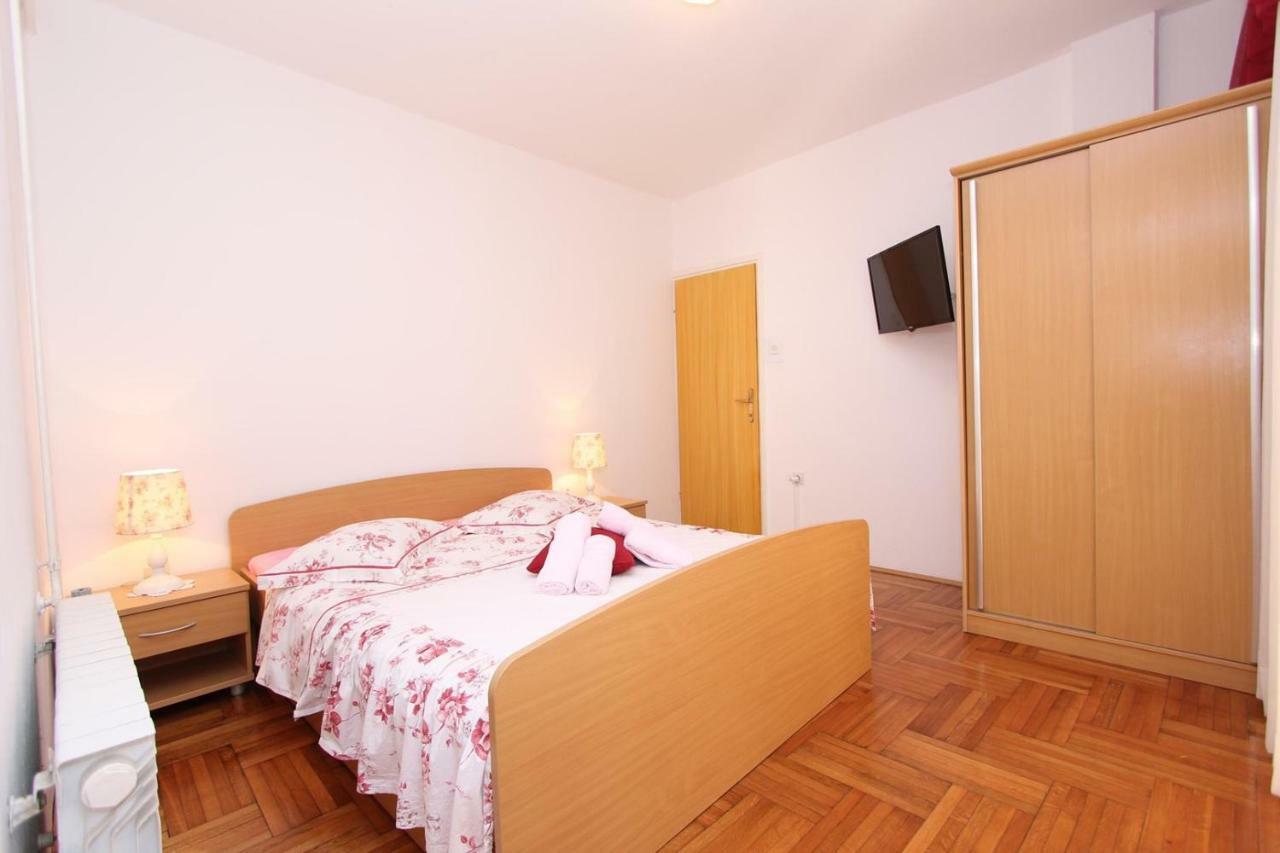Guest House Rexa 罗维尼 外观 照片