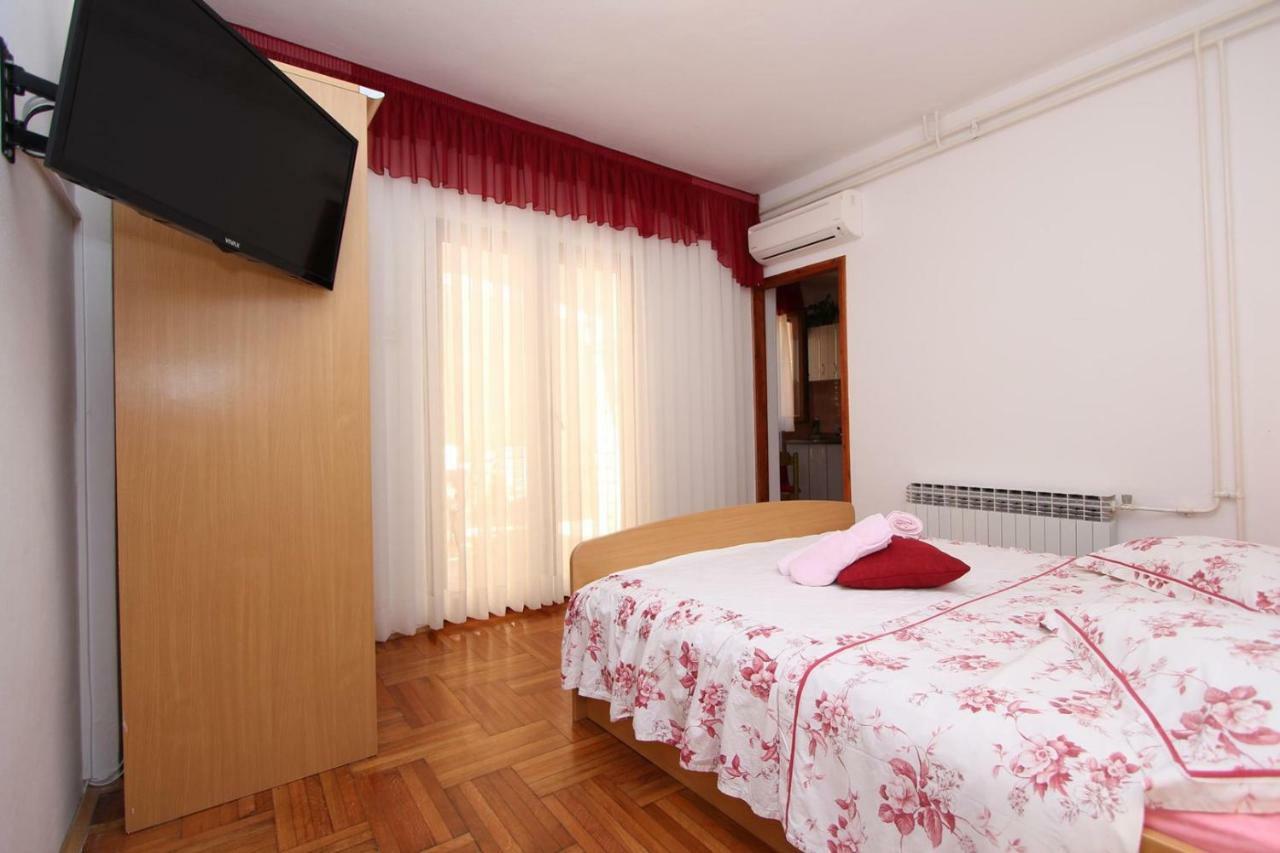 Guest House Rexa 罗维尼 外观 照片