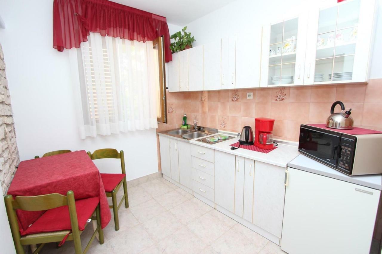 Guest House Rexa 罗维尼 外观 照片